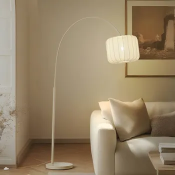 Lampička Lindby oblouková lampa Helin, béžová, textil, výška 198,5 cm - Stínidlo na lampu - Ø 38 cm, výška 29 cm; podstavec - Ø 35 cm, výška 5 cm ; délka kabelu 210 cm 1 x 15 W LED - Doprava zdarma