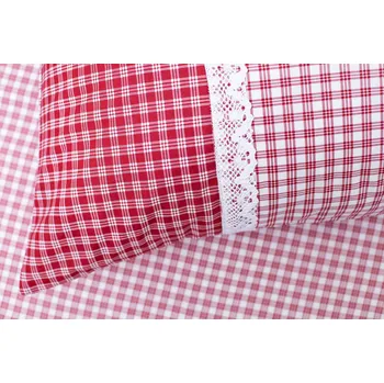 Povlečení Podpěrová s.r.o. Bavlněné povlečení ČERVENÁ KOSTIČKA S KRAJKOU poz/neg Velikost: 140x220 (1x), 70x90 cm krajka (1x)