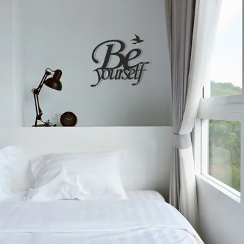 Samolepící dekorace Originálni dekorace na zeď 40 x 32 cm fialová