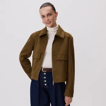 Dámský kabát Reserved - Zkrácená bunda z umělého semiše - světle olivová - UA751-81X - UA751-81X-XL