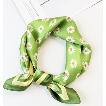 Šátek Hedvábný šátek Sedmikrásky 53x53cm v dárkovém balení, HEDVÁBNÝ SVĚT