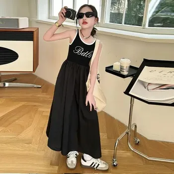 Dívčí šaty Letní dlouhé dívčí šaty – stylový volný model bez rukávů Barva: Černá, Velikost: 150