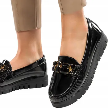 Dámské mokasíny Černé lakované mokasíny s profilovanou platformou, kožená stélka, velikost 39