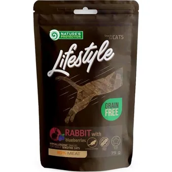 Pamlsek pro kočku Nature's Protection Cat snack Lifestyle králičí plátky a borůvky 75 g