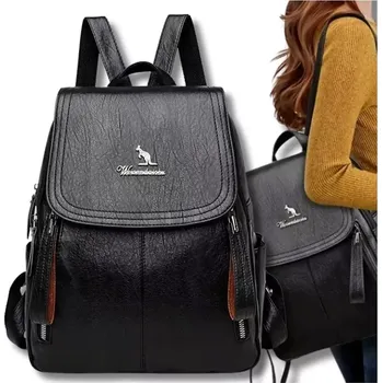 Městský batoh Módní kožený dámský batoh DB18 (Moderní dámský městský kožený batoh 31 x 26 x 14 cm, prostorný, černé provedení)