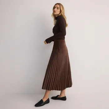 Dámská sukně Reserved - Plisovaná sukně z imitace semiše - pudrově hnědá - 6687B-98X - 6687B-98X-S-2