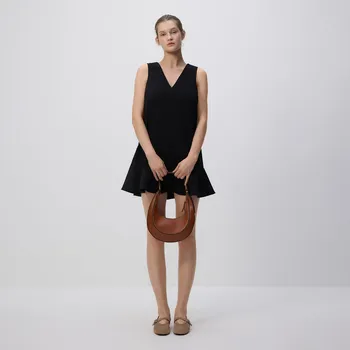 Dámské šaty Reserved - Mini šaty s&nbsp;volánky - černý - 093GP-99X - 093GP-99X-XS