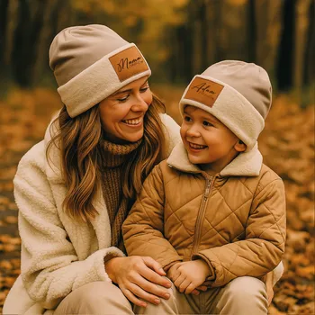 Kojenecká čepice Párová čepička z beránka pro mámu a dítě Barva čepičky: Béžová, Velikost čepičky: 51 cm -53 cm