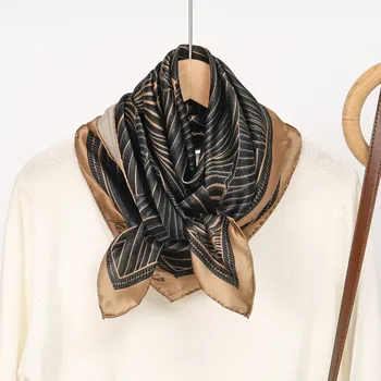 Šátek Hedvábný šátek Černo-bronzové ulity 90x90 cm v dárkovém balení, HEDVÁBNÝ SVĚT