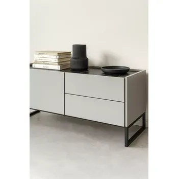 Televizní stolek Windsor & Co Helene TV stolek – šedý lakovaný, 120 x 40 cm, s mramorovým dekorem (Nové zboží, skladem ihned k odeslání, poslední kus)