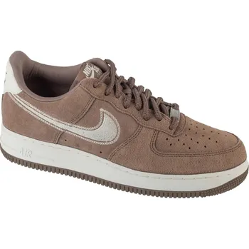 Pánské tenisky Světle hnědé pánské semišové tenisky Nike Air Force 1 '07 Lv8 HJ4465-200 Velikost: 45,5