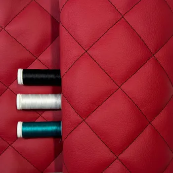 Ekokůže 5x5 barva Červená prošívaná Černými nitěmi, metráž, 145 cm