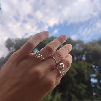 Prsten BJÖRK stříbrný prsten s pohyblivými kuličkami 2,7Gr Velikost prstenu: 6 (51/52)