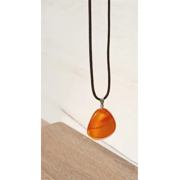 Náhrdelník Náhrdelník s oranžovo-žlutým kamenem z recyklovaného skla