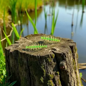 PRUŽINOVÉ KRMÍTKO NA TYČINCE