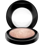 MAC Cosmetics Luxusní zapečený rozjasňující pudr (Mineralize Skinfinish) 10 g Lightscapade + 2 měsíce na vrácení zboží