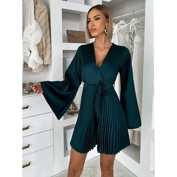 Dámské šaty Smaragdové plisované saténové šaty CIRAYS s páskem Velikost: ONESIZE