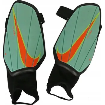 Fotbalový chránič Chrániče holení a kotníku Nike Charge Youth Guards vel. M zelené
