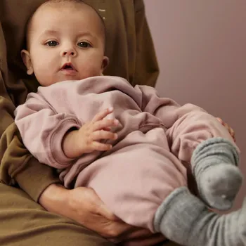 Kojenecká souprava GRAY LABEL Tepláčky pro miminko GOTS - New Fit - Berry Velikost: 3-6m