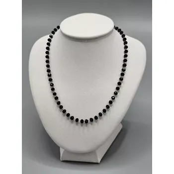 Řetízek Ocelový řetízek lesklý s černými broušenými korálky (0,35 x 49 cm)