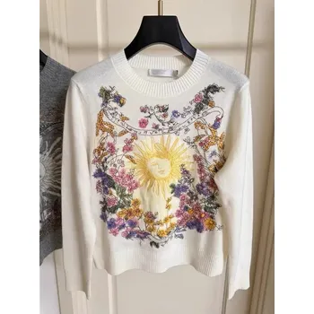 Dámský svetr Pletený dámský svetr s výšivkou ve vintage stylu Barva: Bílá, Velikost: L