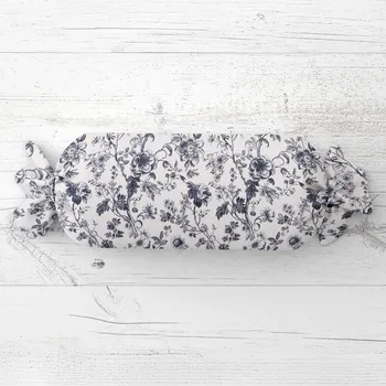 Dekorativní polštářek Polštář válec bonbon Sandra SA-638 Temně modré květiny na bílém 15x40 cm