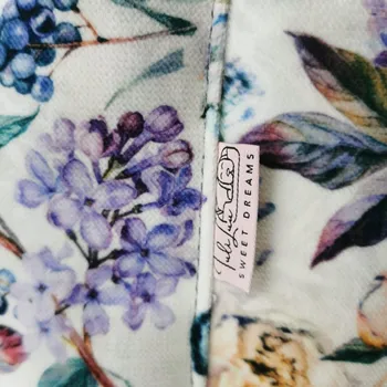 Pelíšek pro psa Pelíšek POLA (Fialové květy), 50x40 hnědá, polštář : obdélník