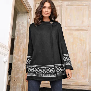 Dámský svetr Rozšířený svetr s etno vzorem a stojáčkem na knoflík černá 38/40