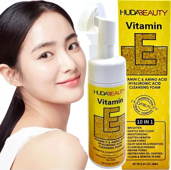 ČISTICÍ PĚNA NA OBLIČEJ S VITAMÍNEM C A E 150 Ml + KARTÁČEK