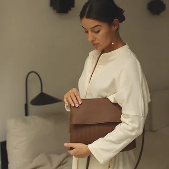 MONK & ANNA Kitaro Taška přes rameno Oak