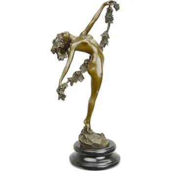 Bronzová socha Bohyně vinařství