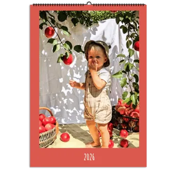 Fotokalendář Kalendář z vlastních fotek levně ve formátu A4 na výšku, Kvalitní tisk, Expresní výroba. Motiv Malinový