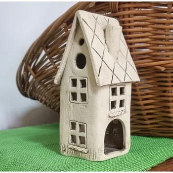 Keramický domeček s kulatým okénkem 19 cm - dekorace do bytu i do zahrady