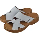 2061 - 10 bílé zdravotní nazouváky s podporami kleneb nožních; 42