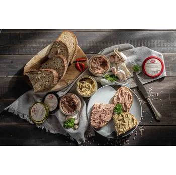 Dárkový potravinový koš KK Miloš Křeček Balíček na chleba - 3 paštiky