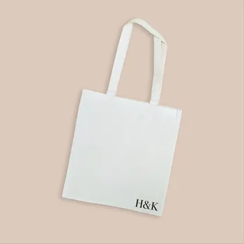 Taška s vyšitím INICIÁLŮ Umístění výšivky: Dole vlevo, Barva nitě: Černá, Barva tašky: Béžová