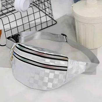 Ledvinka Dámská holografická ledvinka Barva: Stříbrná