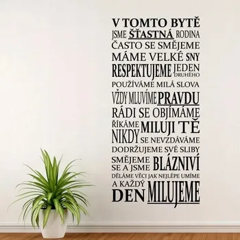 Samolepící dekorace Rodina v tomto domě - vinylová samolepka na zeď 100x46cm