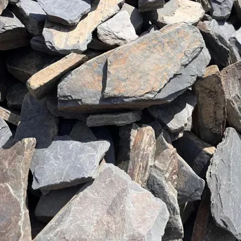 Přírodní kámen Solitéry břidlice Nera Grigio - omleté (menší okrasné kameny 20-50 cm)