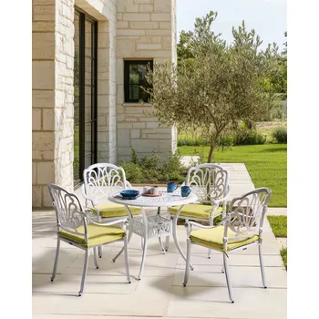 Sada 4 zahradních židlí krémově bílá hliník polyesterové sedáky venkovní vintage retro styl zahrada terasa Beliani