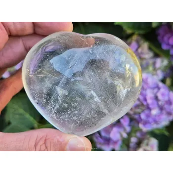 Přírodní kámen Křišťál hladké srdce z Madagaskaru 229g