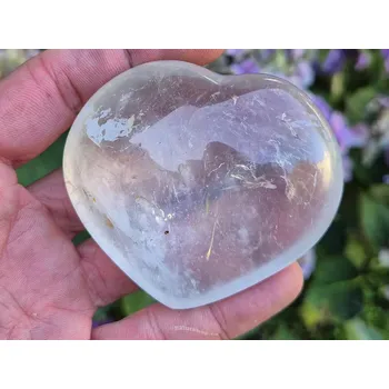 Přírodní kámen Křišťál hladké srdce z Madagaskaru 198g