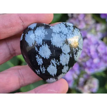 Přírodní kámen Obsidián vločkový srdce 67g (Čína)