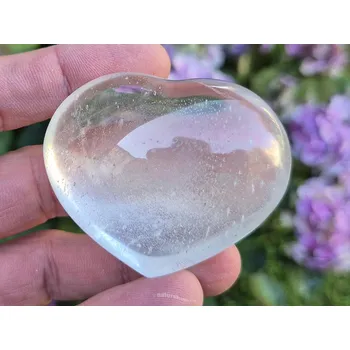 Přírodní kámen Křišťál hladké srdce z Madagaskaru 101g
