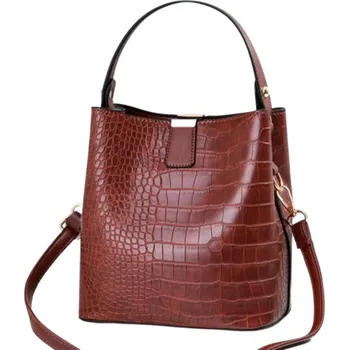 Dámská kožená crossbody kabelka Barva: Hnědá