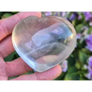 Přírodní kámen Křišťál hladké srdce z Madagaskaru 212g