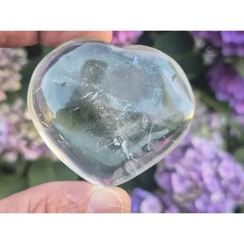 Přírodní kámen Křišťál hladké srdce z Madagaskaru 68g