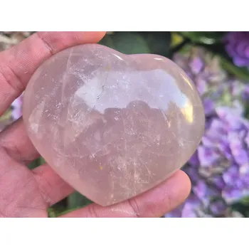 Přírodní kámen Leštěné srdce z kamene růženín 240g (Madagaskar)