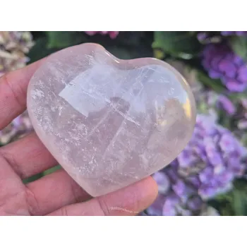 Přírodní kámen Leštěné srdce z kamene růženín 187g (Madagaskar)