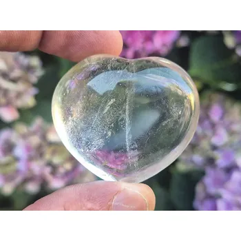 Přírodní kámen Křišťál hladké srdce (Madagaskar) 52g